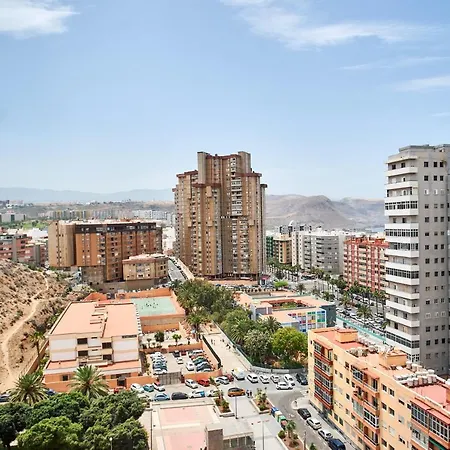Work & Pet Friendly Urban Flat Close To The Beach Apartment