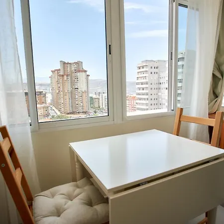 Work & Pet Friendly Urban Flat Close To The Beach Apartment