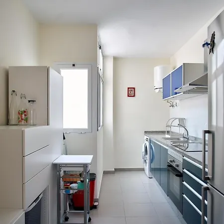 Work & Pet Friendly Urban Flat Close To The Beach Apartment *
