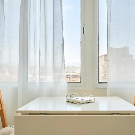 Work & Pet Friendly Urban Flat Close To The Beach Apartment
