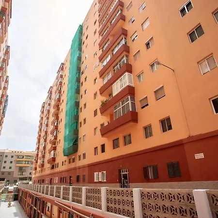 Work & Pet Friendly Urban Flat Close To The Beach * Las Palmas / Gran Canaria